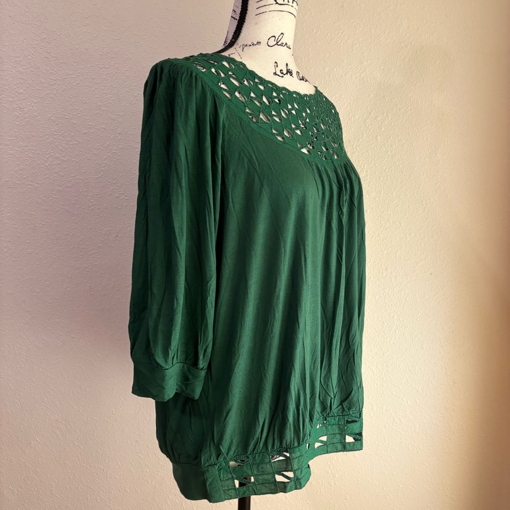 Bohemian Green Cutout Blouse size L Like New - Picture 3 of 9